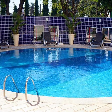 Hotel Golden Park Uberaba By Nacional Inn Exteriör bild