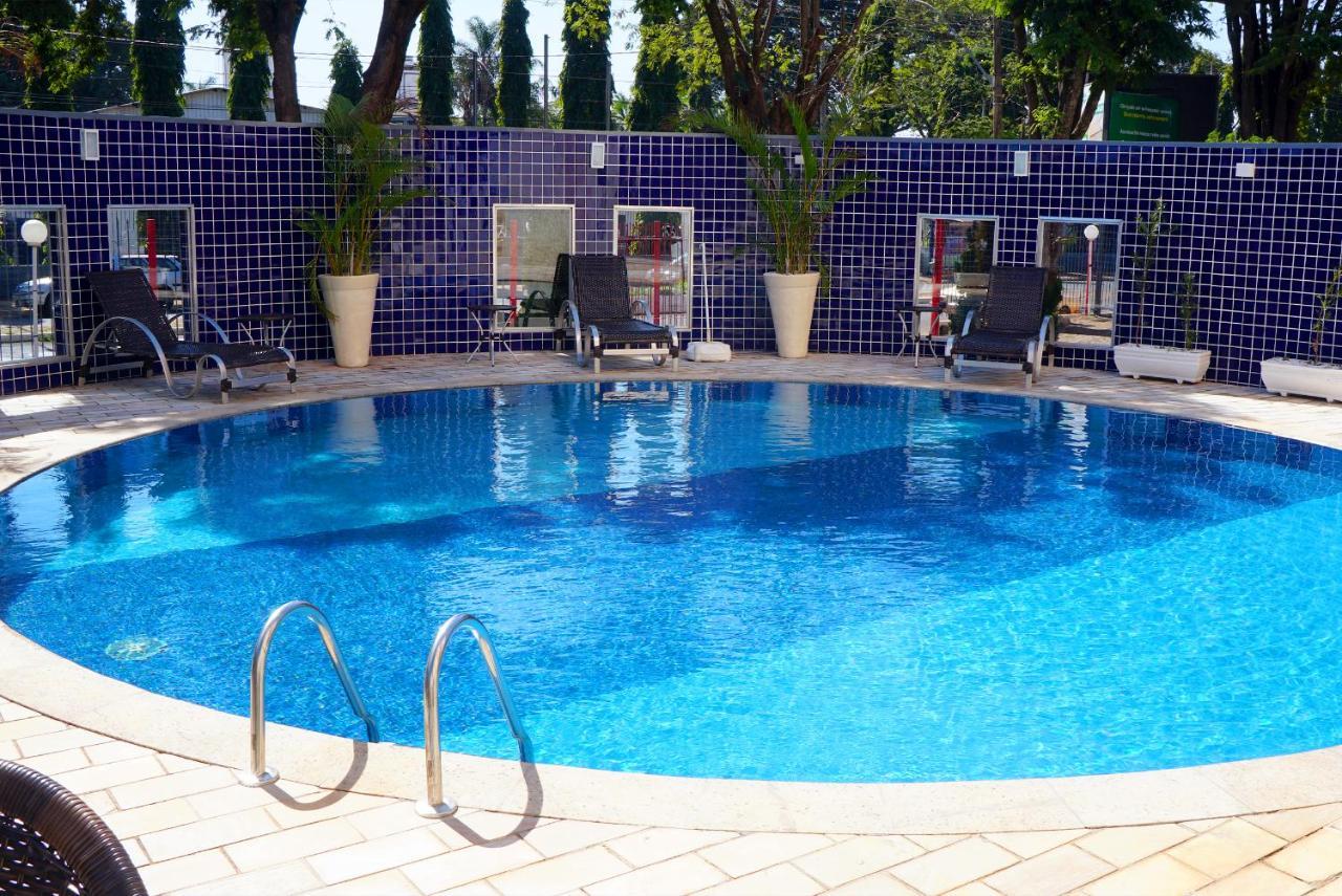 Hotel Golden Park Uberaba By Nacional Inn Exteriör bild