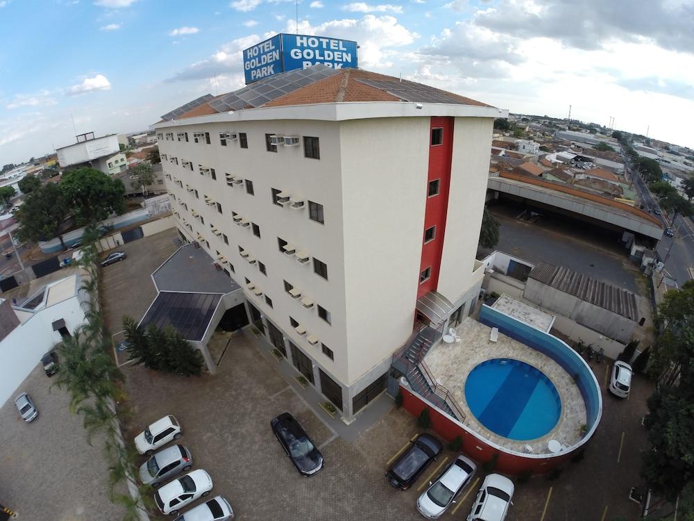 Hotel Golden Park Uberaba By Nacional Inn Exteriör bild