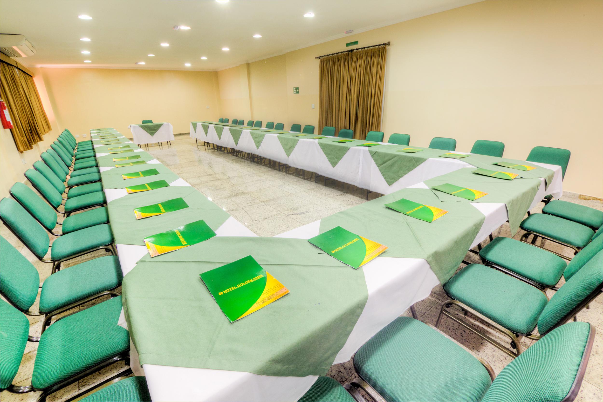 Hotel Golden Park Uberaba By Nacional Inn Exteriör bild