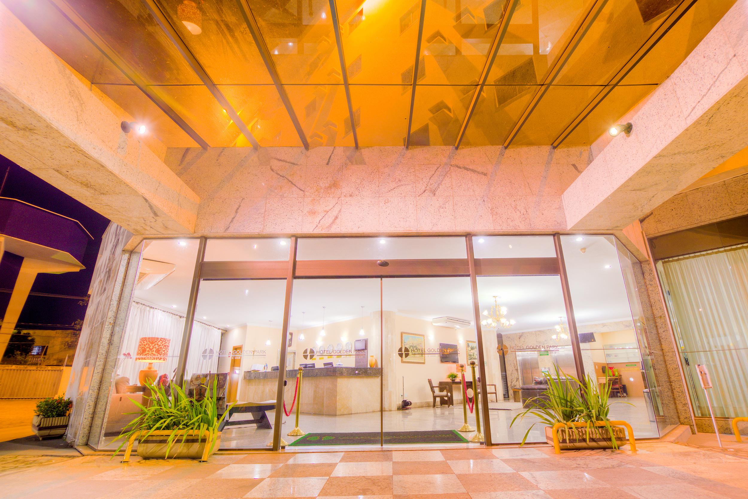 Hotel Golden Park Uberaba By Nacional Inn Exteriör bild