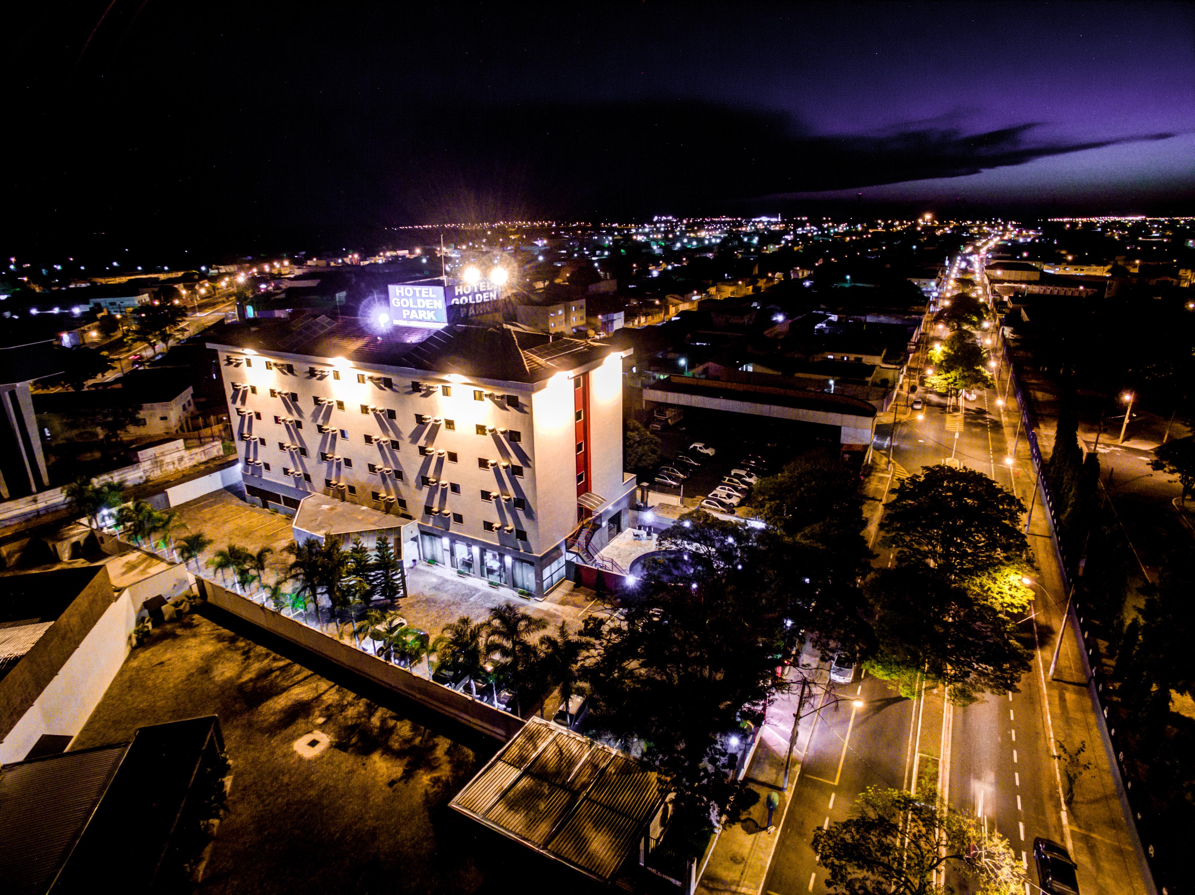 Hotel Golden Park Uberaba By Nacional Inn Exteriör bild