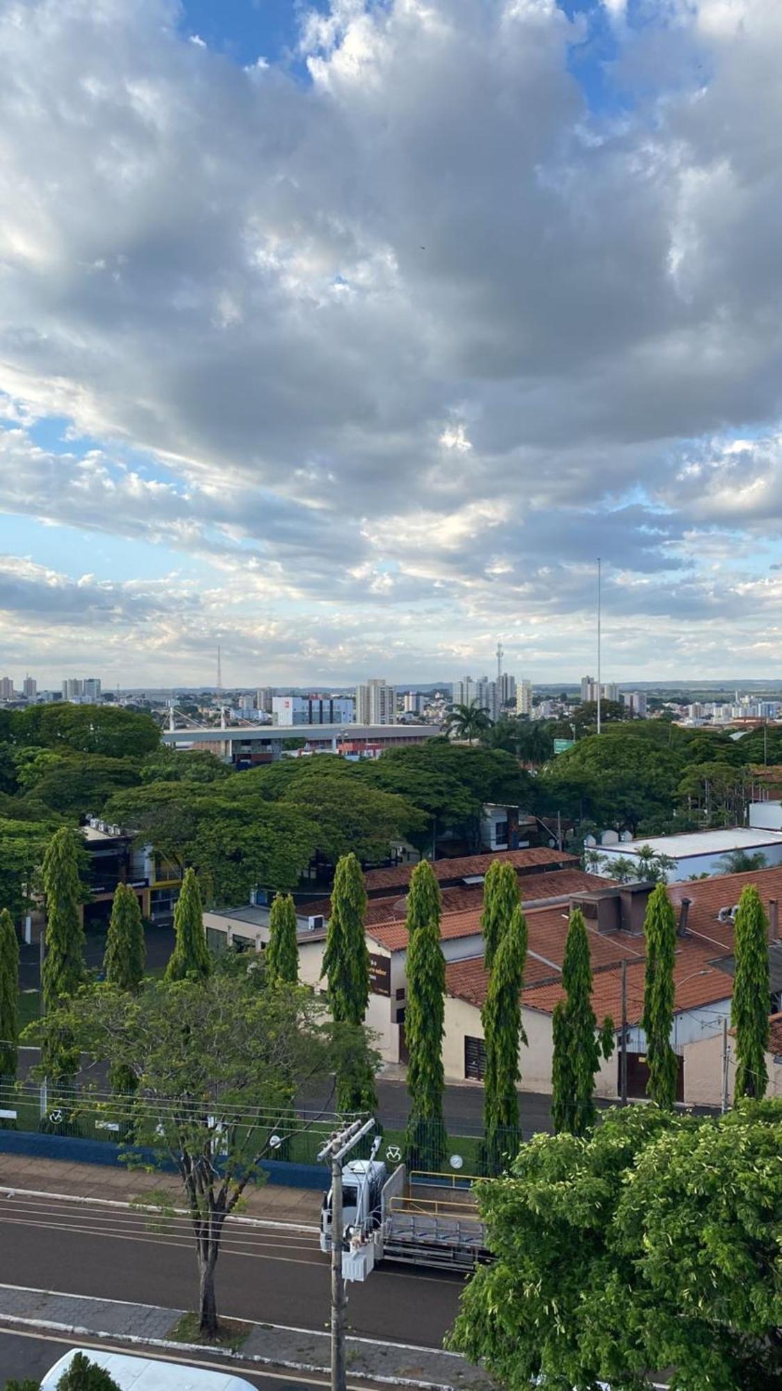 Hotel Golden Park Uberaba By Nacional Inn Rum bild