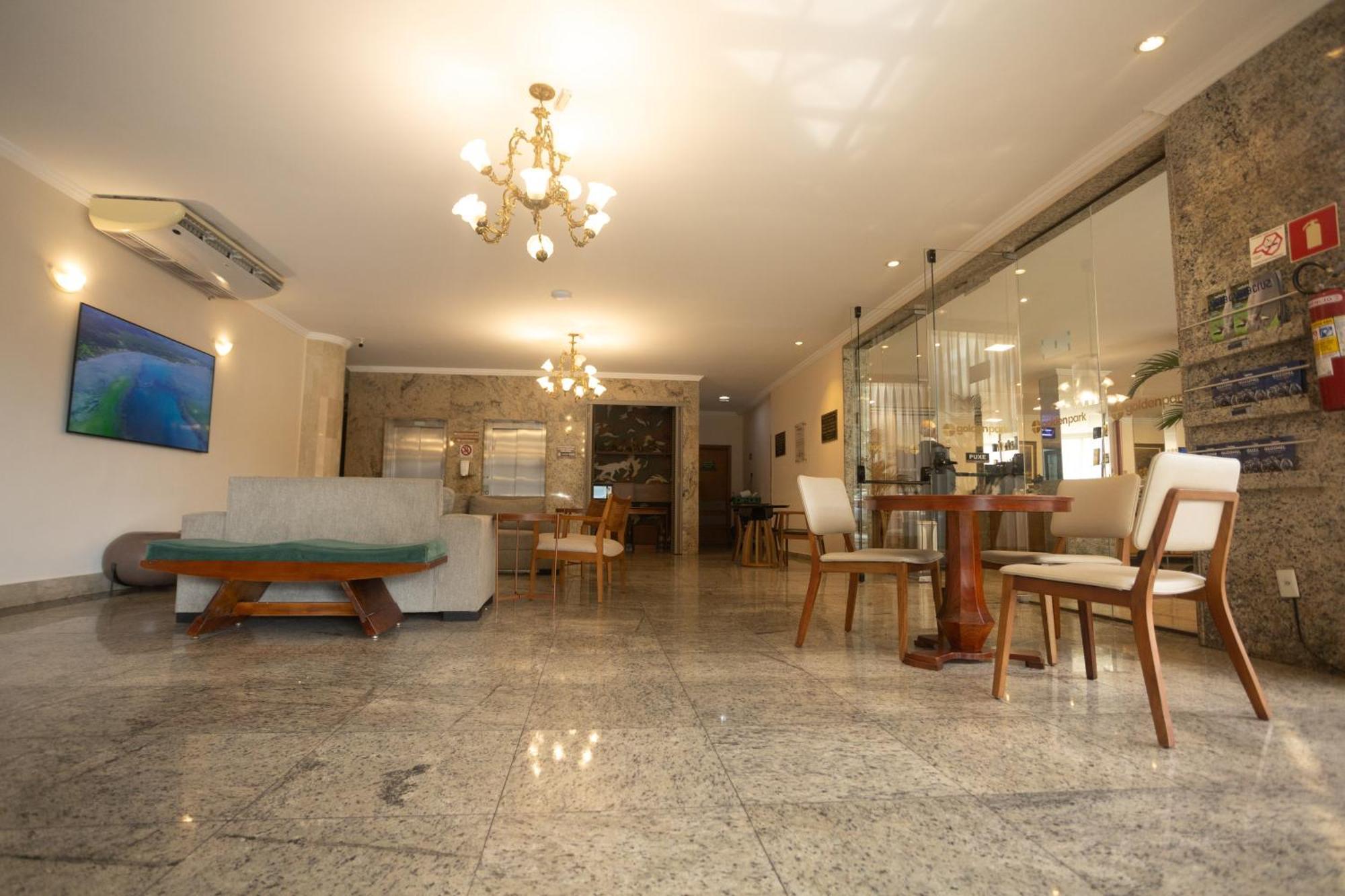 Hotel Golden Park Uberaba By Nacional Inn Exteriör bild