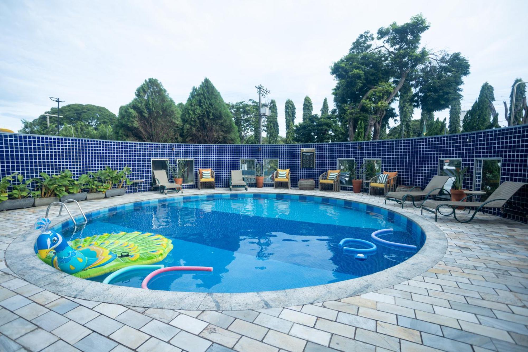 Hotel Golden Park Uberaba By Nacional Inn Exteriör bild