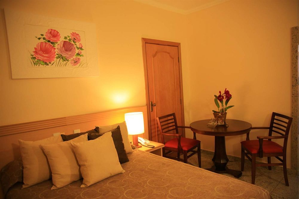 Hotel Golden Park Uberaba By Nacional Inn Exteriör bild